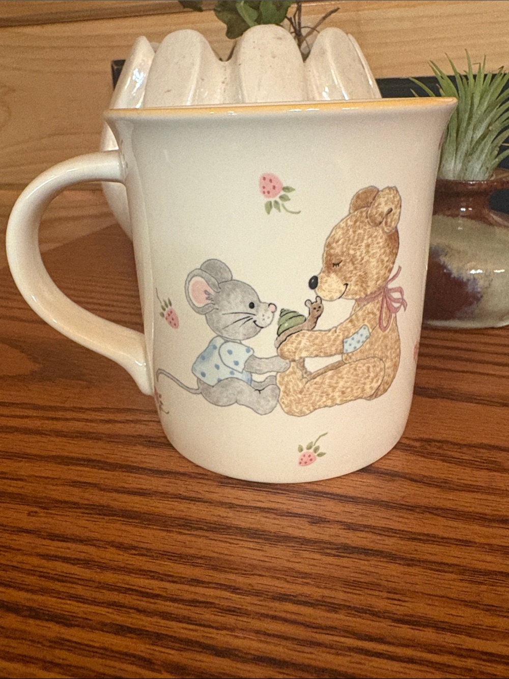 Vintage Mikasa Teddy & Mouse Coffee Mug 10oz CCO18